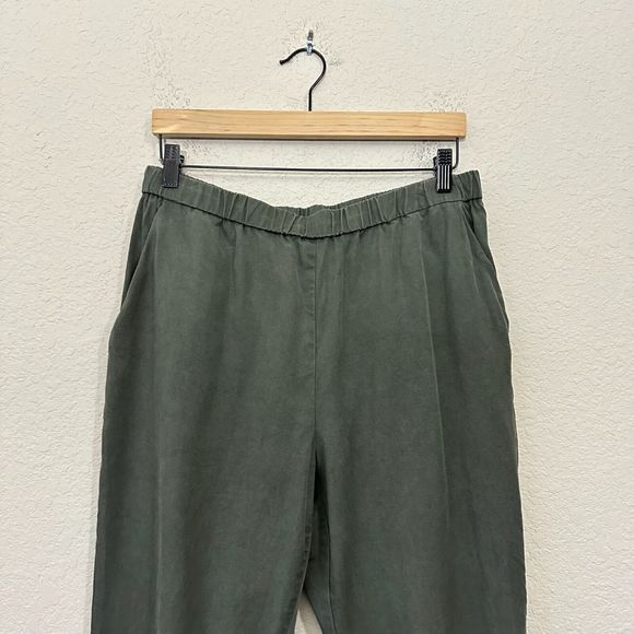 VETTA The Tencel Tapered Pants High Waisted Elastic Waist in Olive - Picture 3 of 13